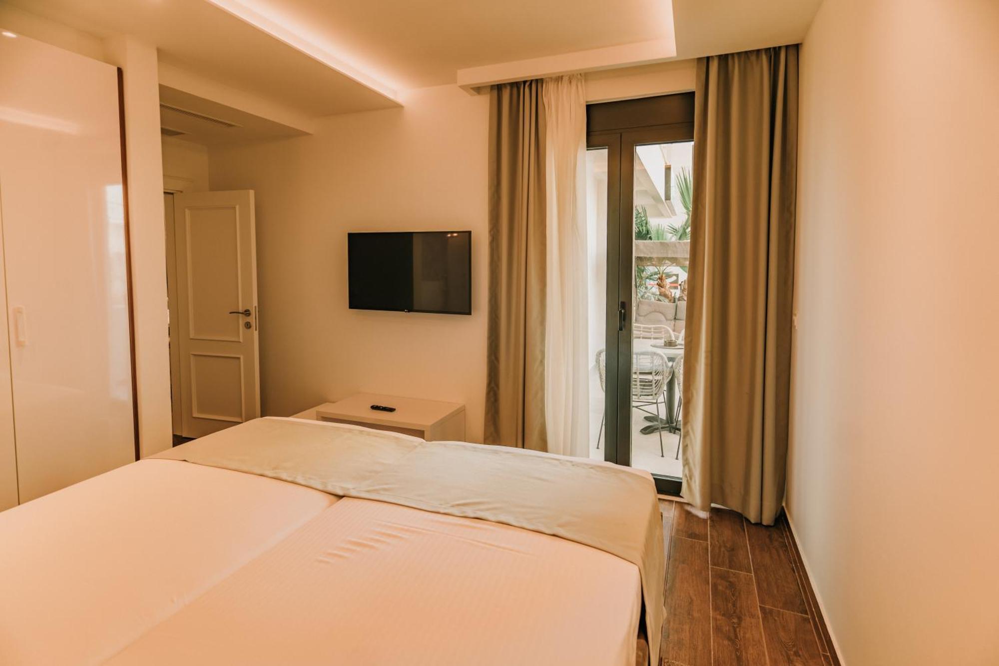 Apartments Merlin Dobra Voda Bilik gambar